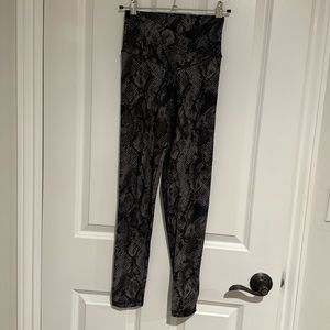 Offline by Aerie Real Me High Waisted Crossover snakeskin workout leggings